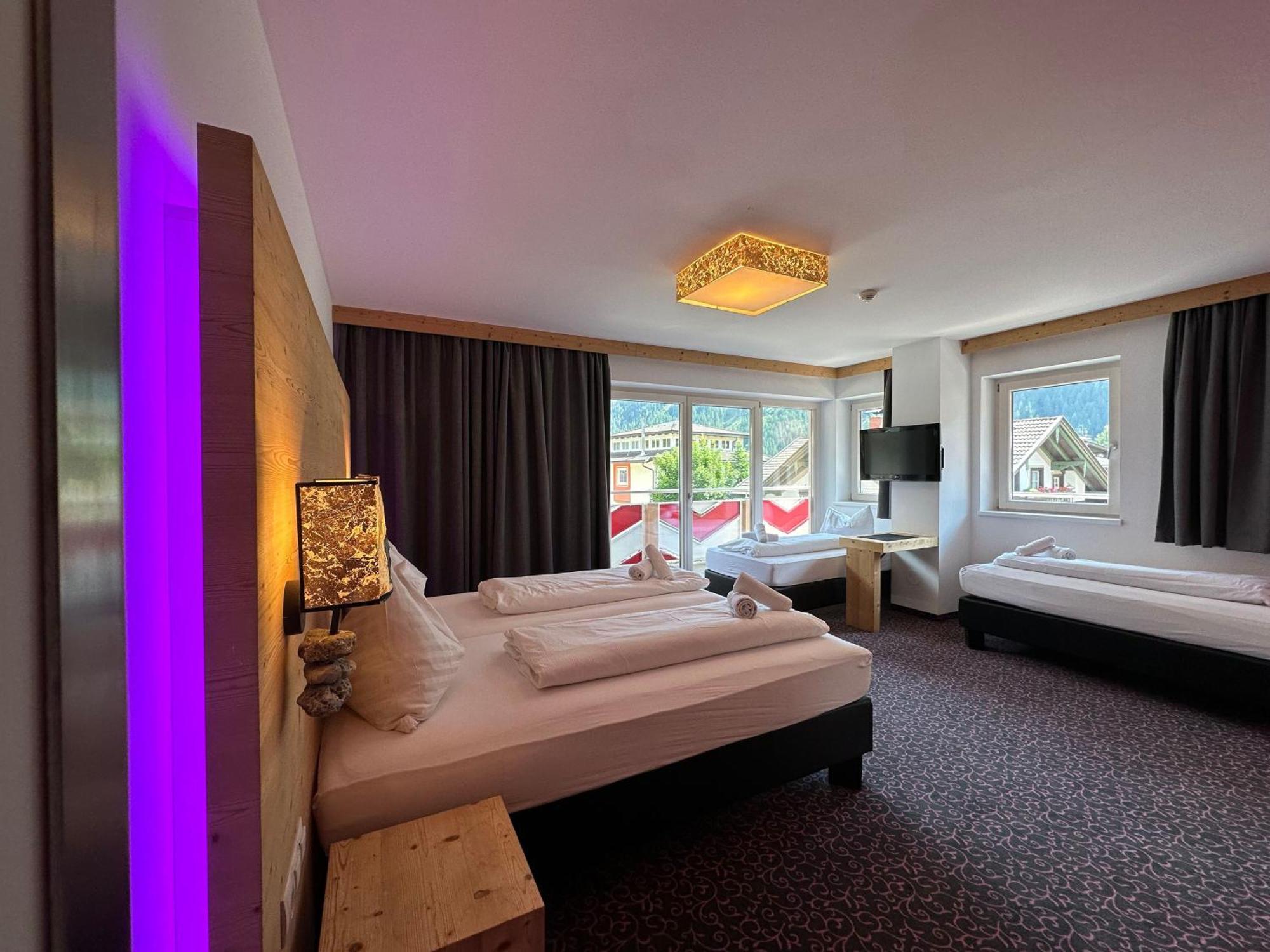 Partyhouse Harakiri Stay Different 60 Seconds To Mountains! Free Parking! Self Check-In ไมย์อาโฮเฟิน ภายนอก รูปภาพ