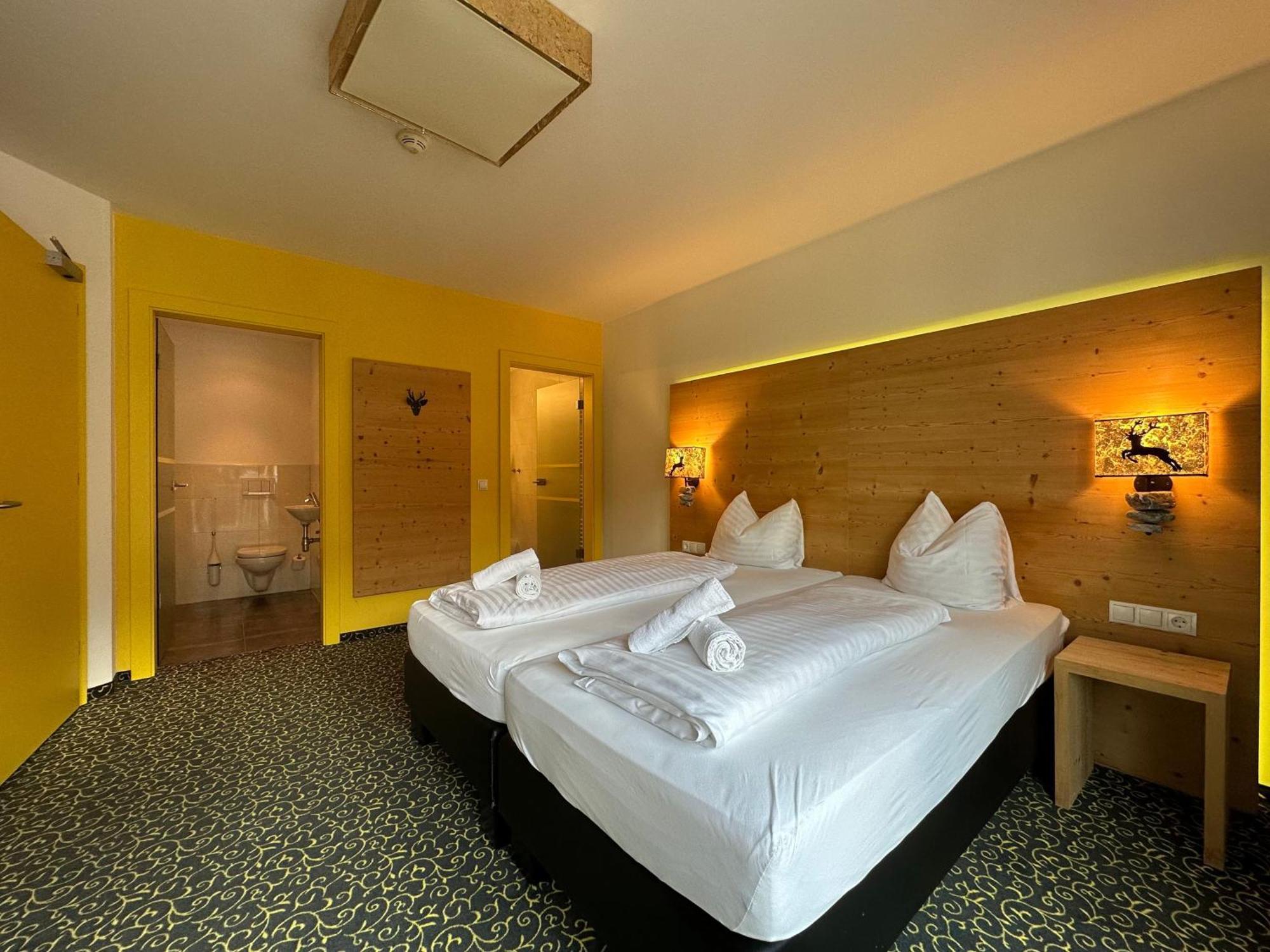 Partyhouse Harakiri Stay Different 60 Seconds To Mountains! Free Parking! Self Check-In ไมย์อาโฮเฟิน ภายนอก รูปภาพ